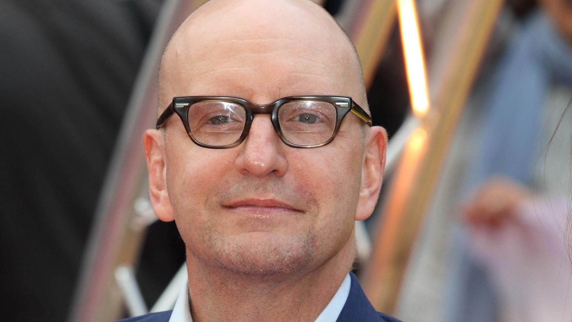 Der US-amerikanische Filmregisseur, Filmproduzent und Drehbuchautor Steven Soderbergh am 21.08.2017 in London zur Premiere des Films Logan Lucky.