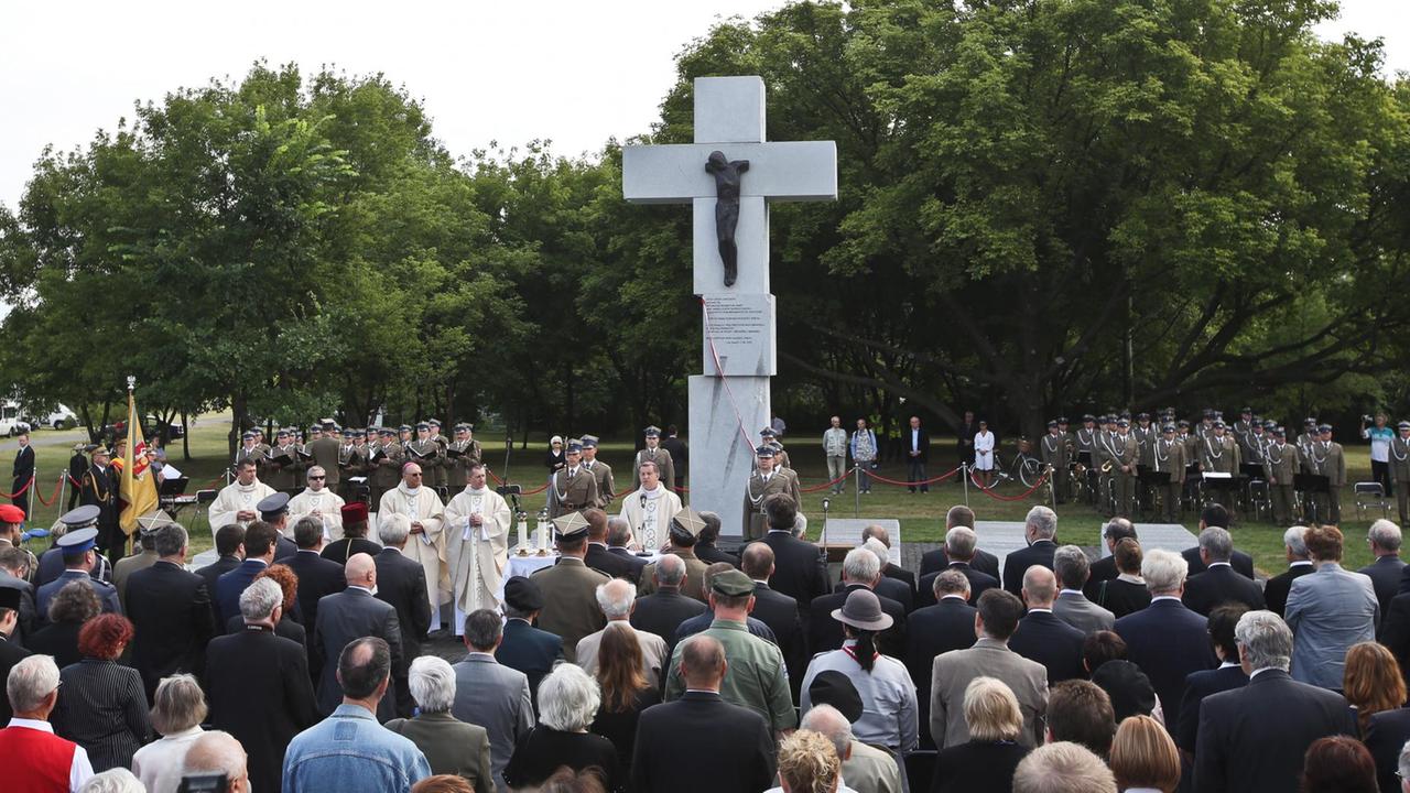Polen gedenkt der Toten der Wolhynien-Massaker vor 70 Jahren am 11.07.2013 Polen gedenkt der Toten der Wolhynien-Massaker vor 70 Jahren am 11.07.2013