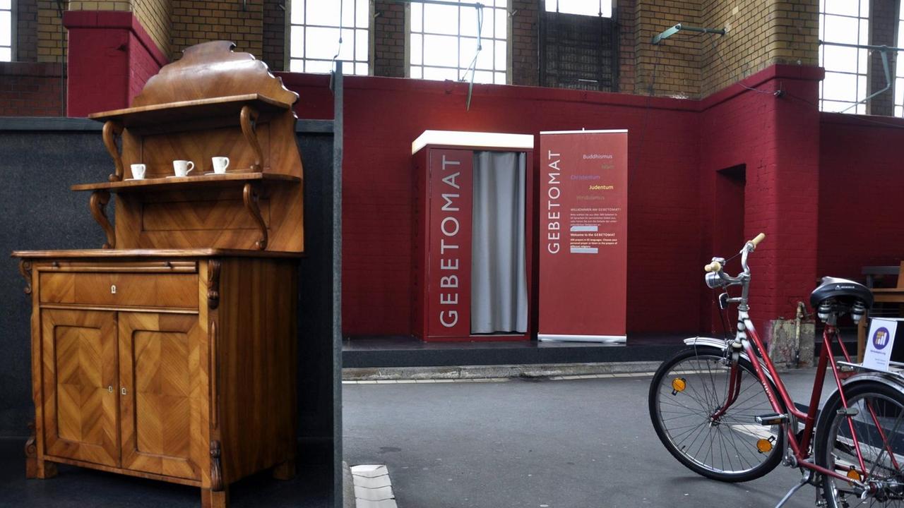 Ein "Gebetomat" in einer Markthalle Ein "Gebetomat" in einer Markthalle