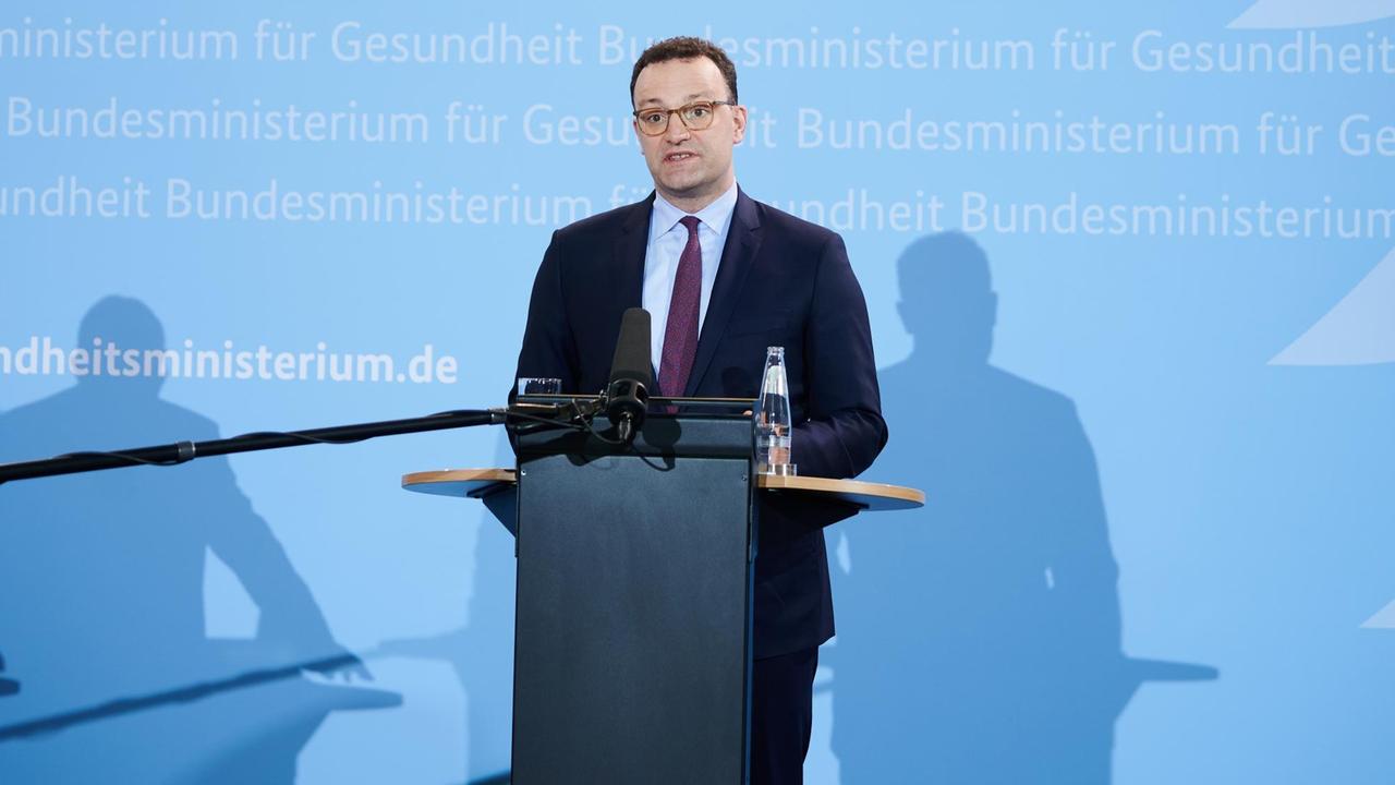 Bundesgesundheitsminister Jens Spahn (CDU) bei der Pressekonferenz Bundesgesundheitsminister Jens Spahn (CDU) bei der Pressekonferenz