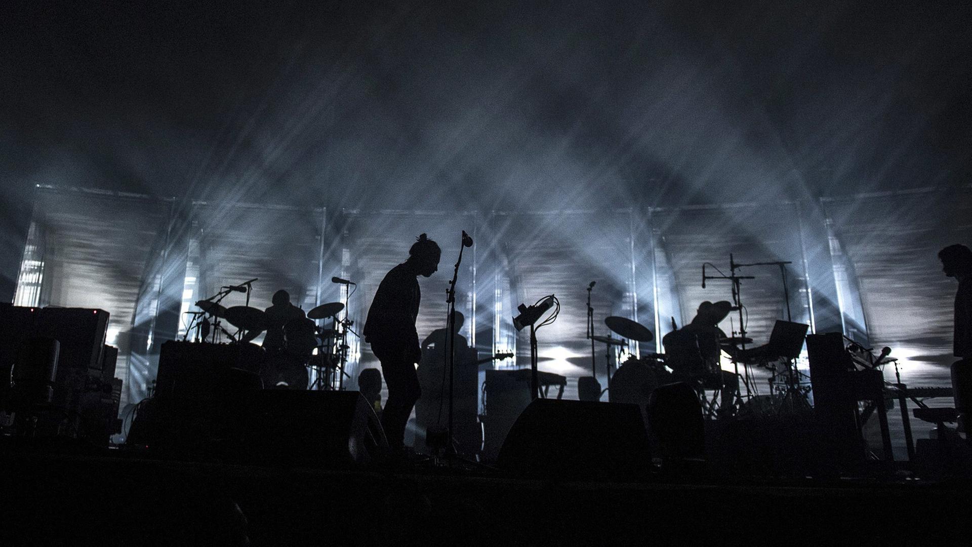 Die britische band Radiohead bei einem Auftritt im Sport Palace in Mexico City, Mexico, 3. Oktober 2016 Die britische band Radiohead bei einem Auftritt im Sport Palace in Mexico City, Mexico, 3. Oktober 2016
