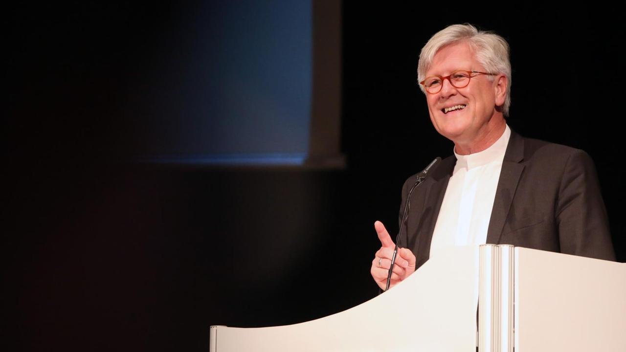 EKD-Ratsvorsitzender Bedford-Strohm spricht während der 12. Synode der Evangelischen Kirche in Bremen EKD-Ratsvorsitzender Bedford-Strohm spricht während der 12. Synode der Evangelischen Kirche in Bremen