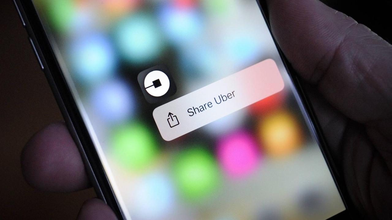 Die Uber App auf einem Smartphone Die Uber App auf einem Smartphone