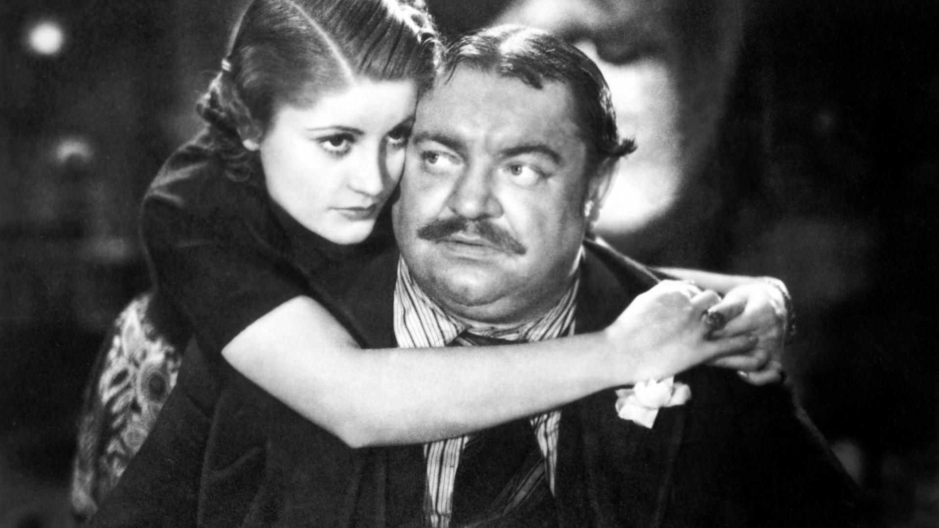 Heinrich George und Gisela Uhlen (l.) und im Melodram "Schicksal" (1941/42). Heinrich George und Gisela Uhlen (l.) und im Melodram "Schicksal" (1941/42).