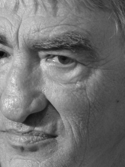 Der Schauspieler Gottfried John während der Verleihung des 55. Deutschen Filmpreises in der Philharmonie in Berlin, Juli 2005