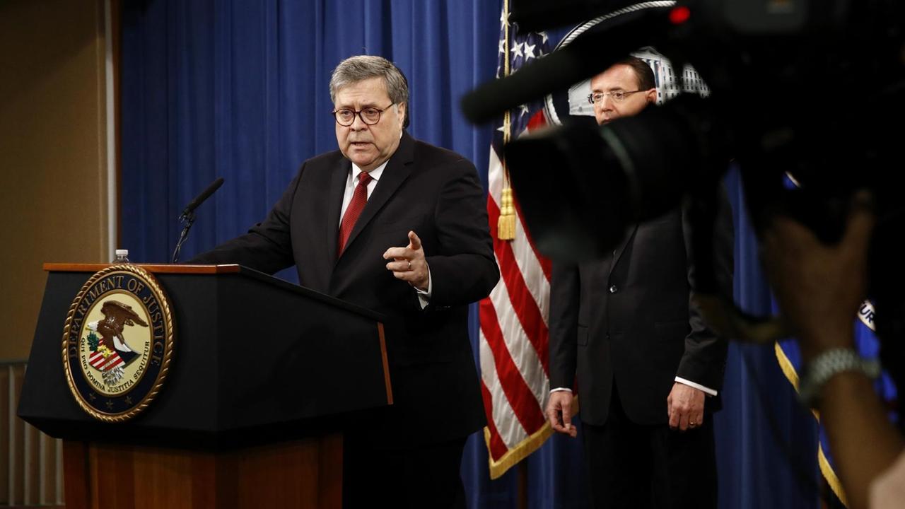 US-Justizminister William Barr bei einer Pressekonferenz am 18.04.2019 zum Abschlussbericht von Sonderermittler Mueller zur Russland-Affäre. US-Justizminister William Barr bei einer Pressekonferenz am 18.04.2019 zum Abschlussbericht von Sonderermittler Mueller zur Russland-Affäre.