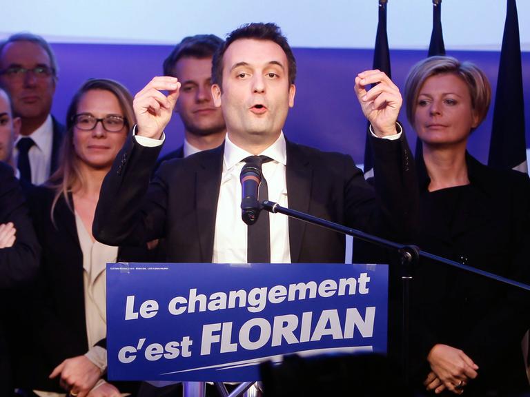 Vizepräsident des Front National, Florian Philippot, aufgenommen am Rednerpult im Vorfeld der französischen Regionalwahlen 2015