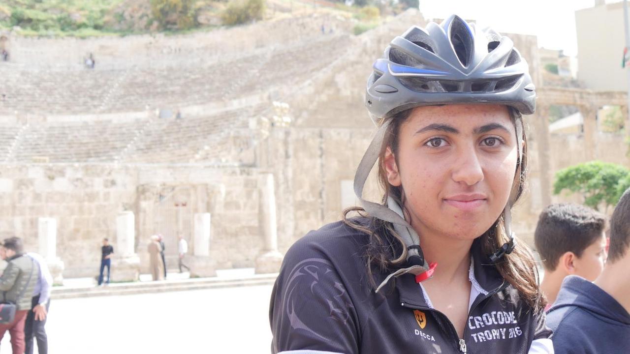 Die 14-jährige Haya will an der Middle East Peace Tour teilnehmen. Die 14-jährige Haya will an der Middle East Peace Tour teilnehmen.