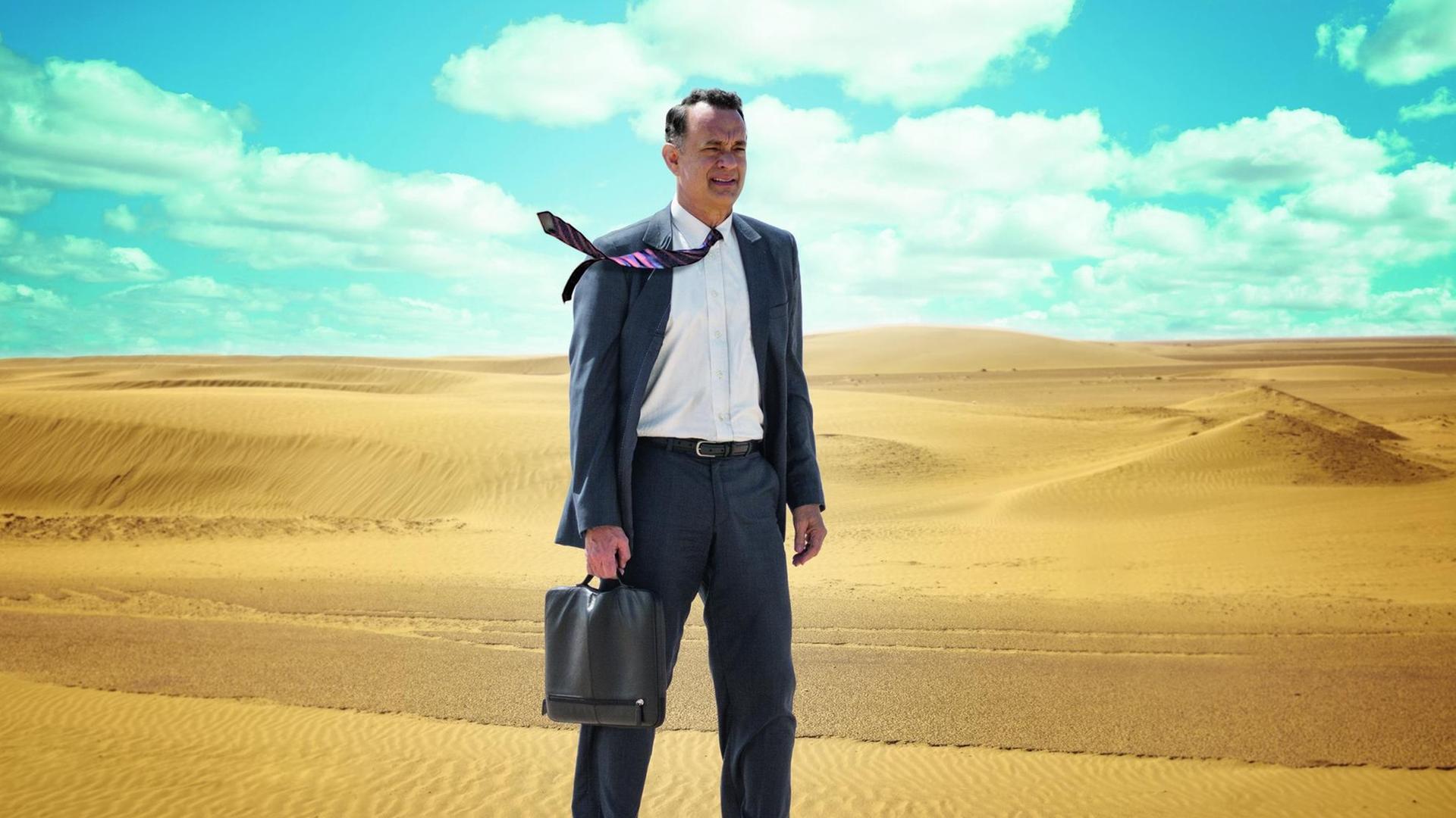 Schauspieler Tom Hanks als amerikanischer Geschäftsmann Alan Clay in Tom Tykwers Film "Ein Hologramm für den König". Schauspieler Tom Hanks als amerikanischer Geschäftsmann Alan Clay in Tom Tykwers Film "Ein Hologramm für den König".