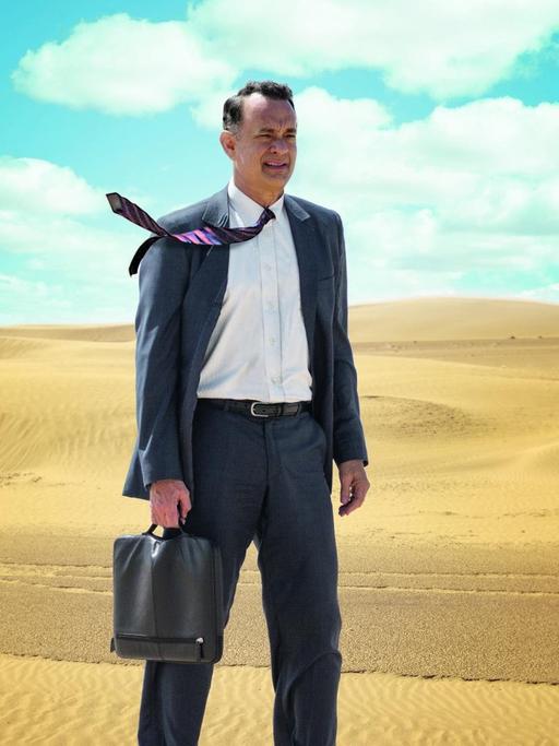 Schauspieler Tom Hanks als amerikanischer Geschäftsmann Alan Clay in Tom Tykwers Film "Ein Hologramm für den König".