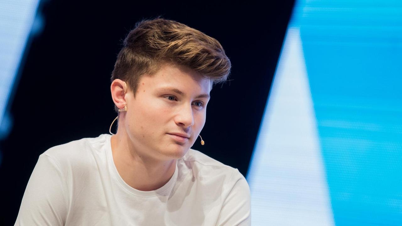 Mehr als drei Millionen Menschen folgen Felix von der Laden auf Youtube, Mehr als drei Millionen Menschen folgen Felix von der Laden auf Youtube,