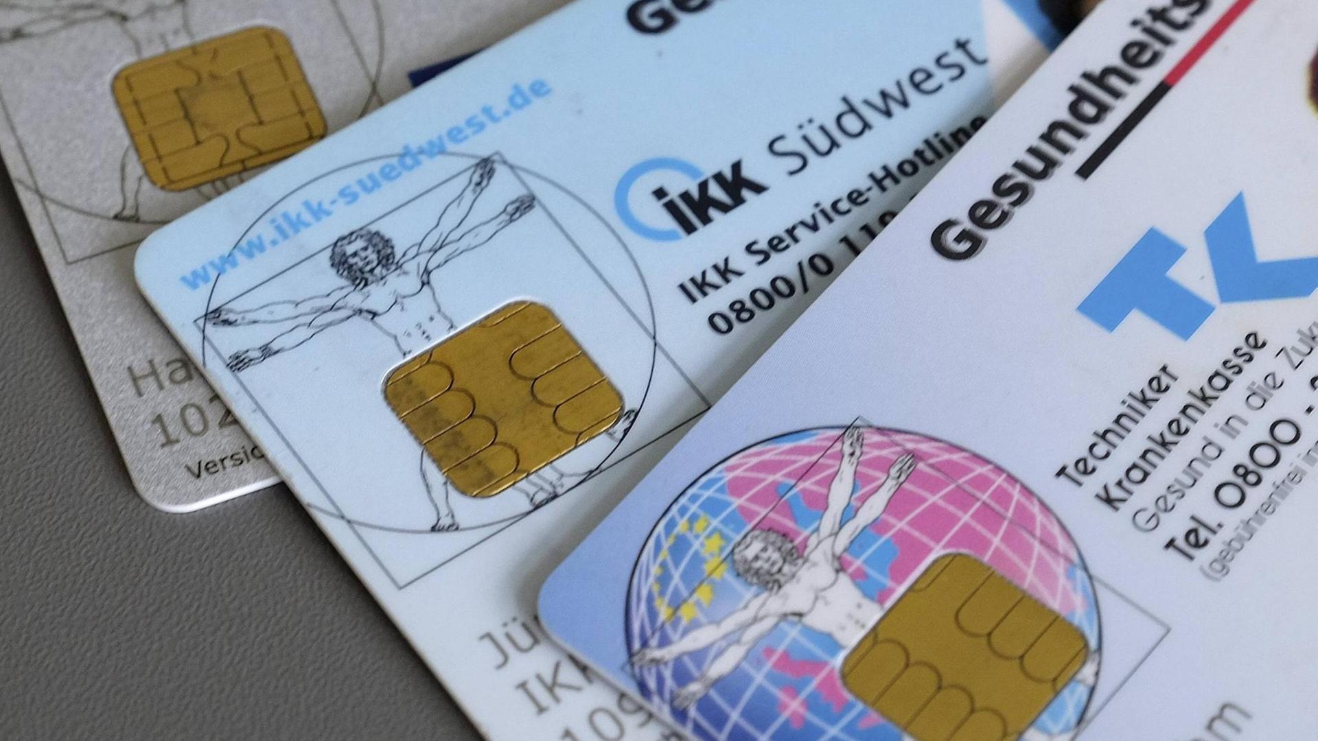 Gesundheitskarten verschiedener Krankenkassen