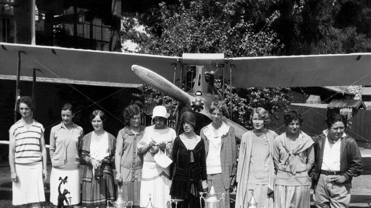Die von Earhart gegründete Vereinigung von Pilotinnen 1929 in Los Angeles.
Die von Earhart gegründete Vereinigung von Pilotinnen 1929 in Los Angeles.