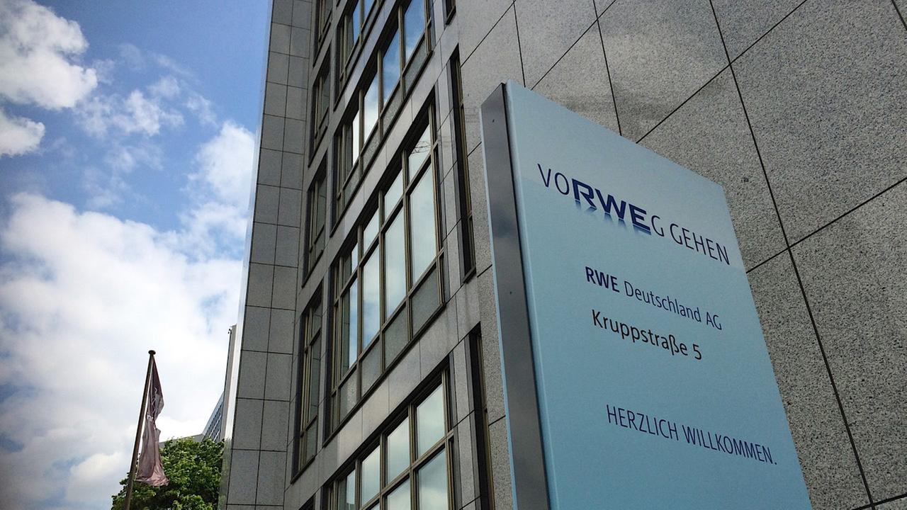 Kruppstraße in Essen, Sitz des Netzgeschäfts des Energiekonzerns RWE Kruppstraße in Essen, Sitz des Netzgeschäfts des Energiekonzerns RWE