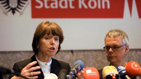 Die Kölner Oberbürgermeisterin Henriette Reker und Polizeipräsident Wolfgang Albers