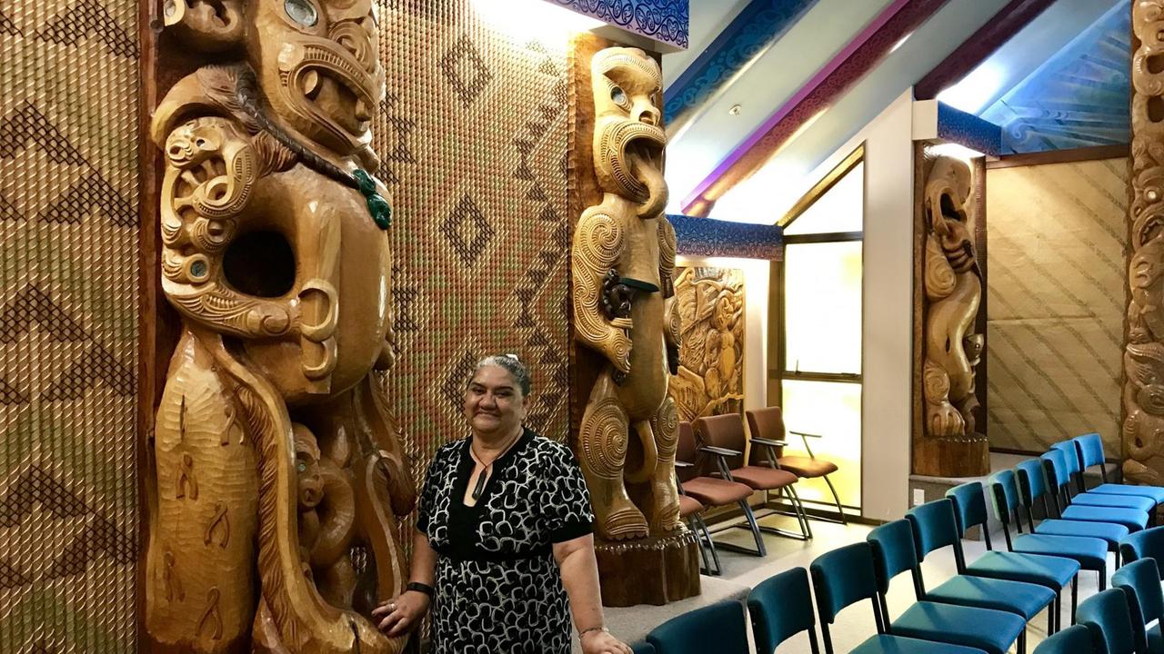 Ella Henry, Dozentin für "Maori Studien" im Marae, dem zeremoniellen Mittelpunkt der Technischen Universität von Auckland.
