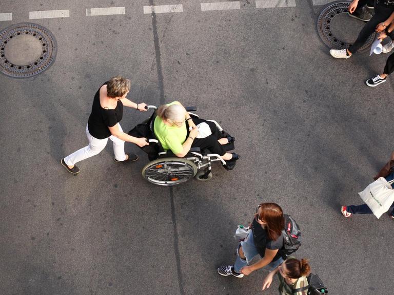 Oft treffen gerichtlich bestellte Betreuer auf Vorbehalte, weil die Klienten einen Teil ihrer Selbstbestimmung an Fremde abgeben müssen