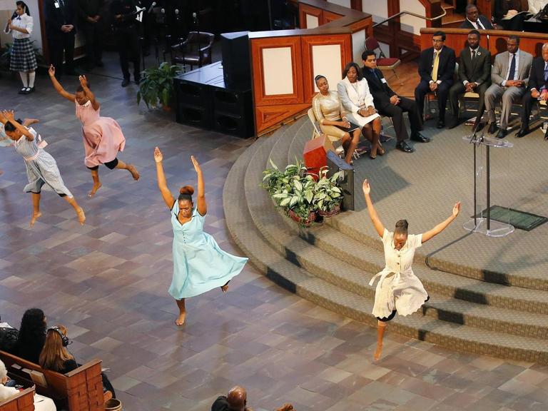 Tanzperformance im Gedenkgottestdienst für Martin Luther King in dessen früherer Wirkungsstätte, der Ebenezer Baptist Church in Atlanta
