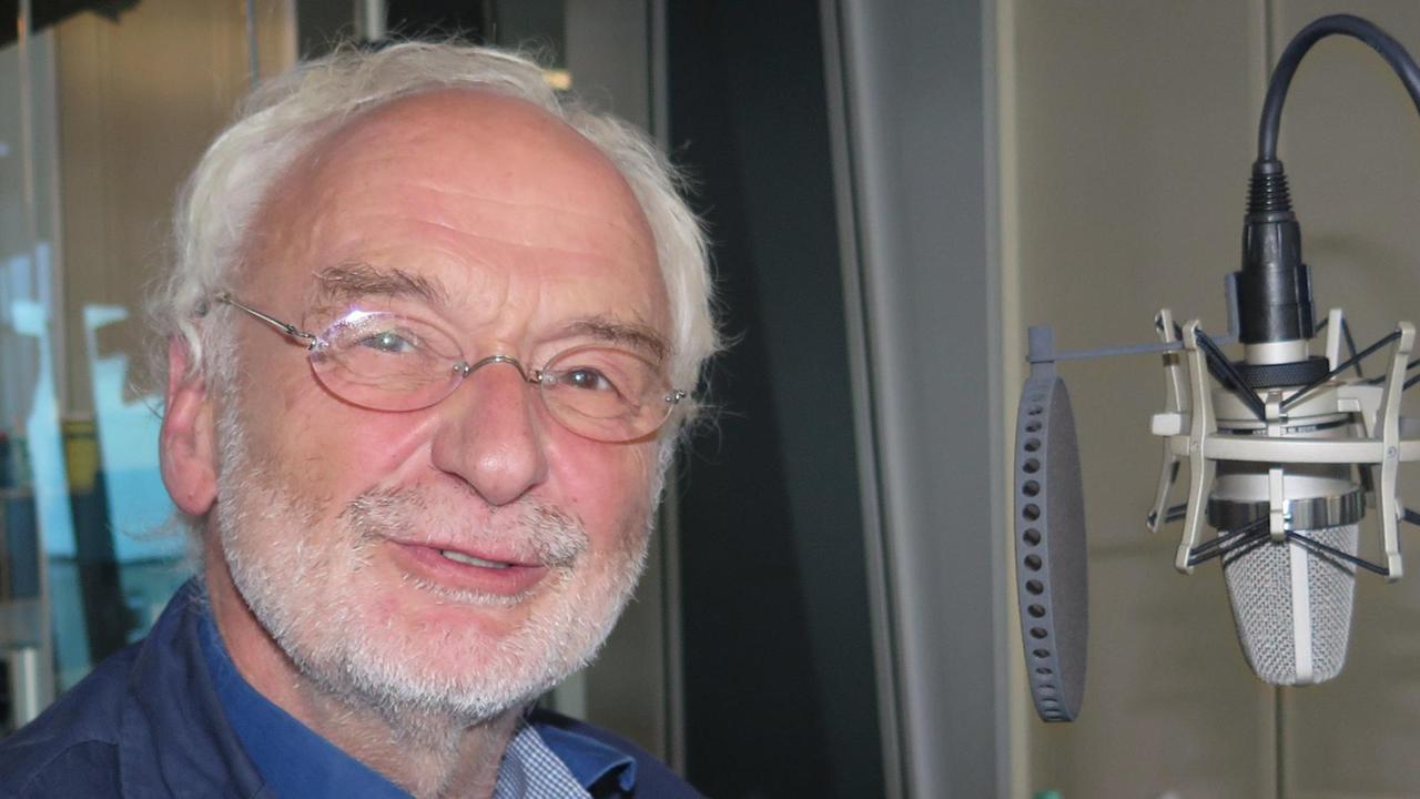 Journalist und Schriftsteller Mathias Greffrath zu Gast bei Deutschlandfunk Kultur. Journalist und Schriftsteller Mathias Greffrath zu Gast bei Deutschlandfunk Kultur.