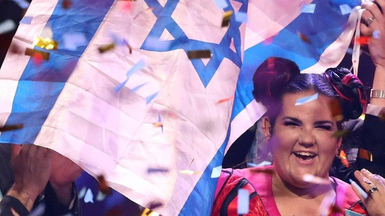 Die israelische Sängerin Netta Barzilai bei ihrem ESC-Sieg im Mai 2018 Die israelische Sängerin Netta Barzilai bei ihrem ESC-Sieg im Mai 2018
