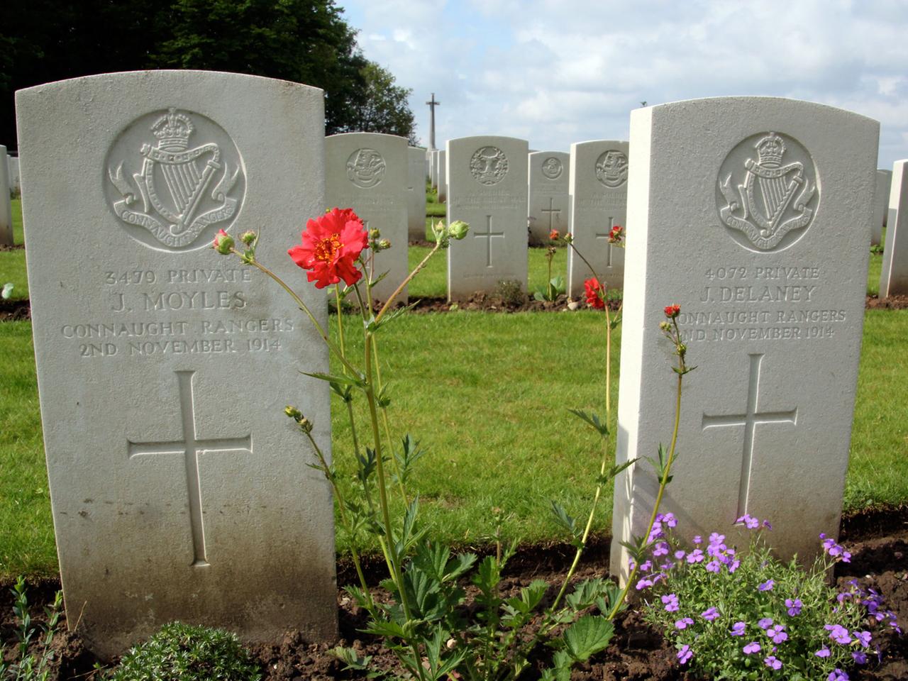 Der britische Friedhof bei Ypern (Belgien) Der britische Friedhof bei Ypern (Belgien)