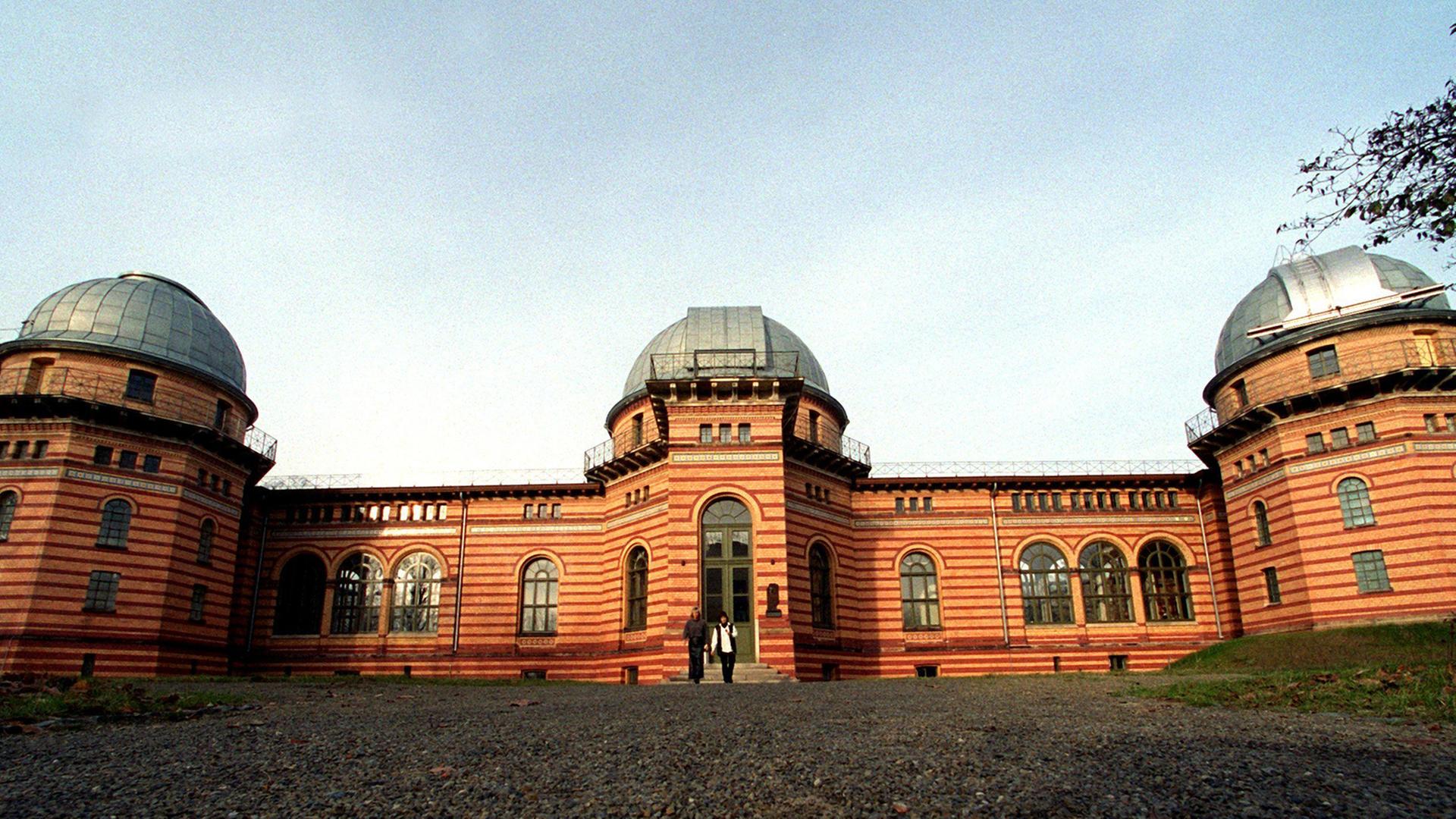 Das Institut für Klimafolgenforschung (PIK) auf dem Potsdamer Telegrafenberg, aufgenommen am 12.11.2002. Das Institut für Klimafolgenforschung (PIK) auf dem Potsdamer Telegrafenberg, aufgenommen am 12.11.2002.