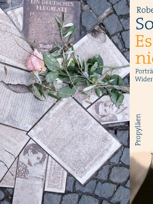Robert M. Zoskes Portrait über Sophie Scholl vor dem Denkmal der "Weiße Rose"-Mitglieder