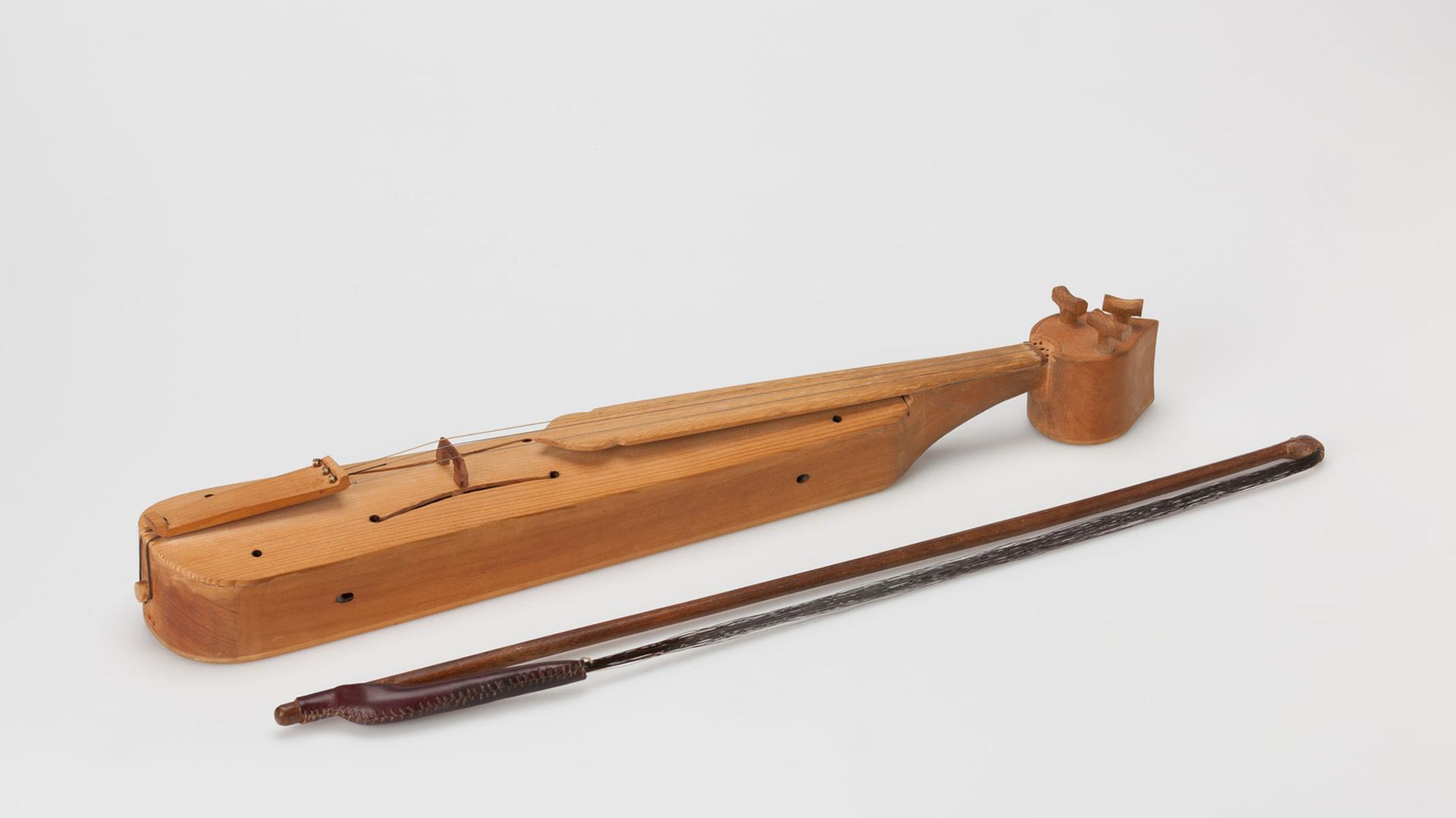 Die pontische Lyra gehörte dem vom NSU ermordeten Theodoros Boulgarides und geht als Leihgabe an das Münchner Stadtmuseum. Die pontische Lyra gehörte dem vom NSU ermordeten Theodoros Boulgarides und geht als Leihgabe an das Münchner Stadtmuseum.