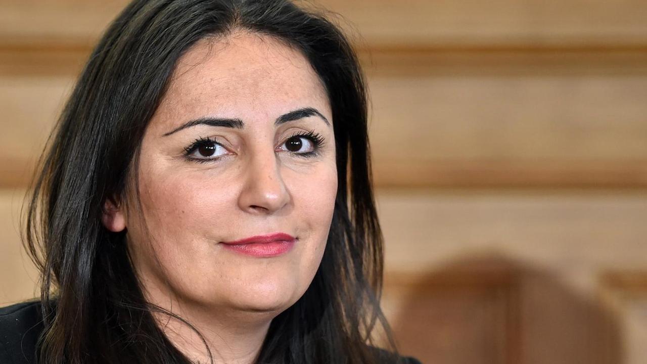 Die jesidische Journalistin Düzen Tekkal Die jesidische Journalistin Düzen Tekkal