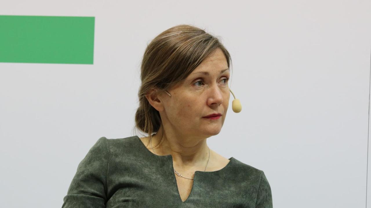 Die Übersetzerin Claudia Hamm im Interview auf der Frankfurter Buchmesse 2017 Die Übersetzerin Claudia Hamm im Interview auf der Frankfurter Buchmesse 2017