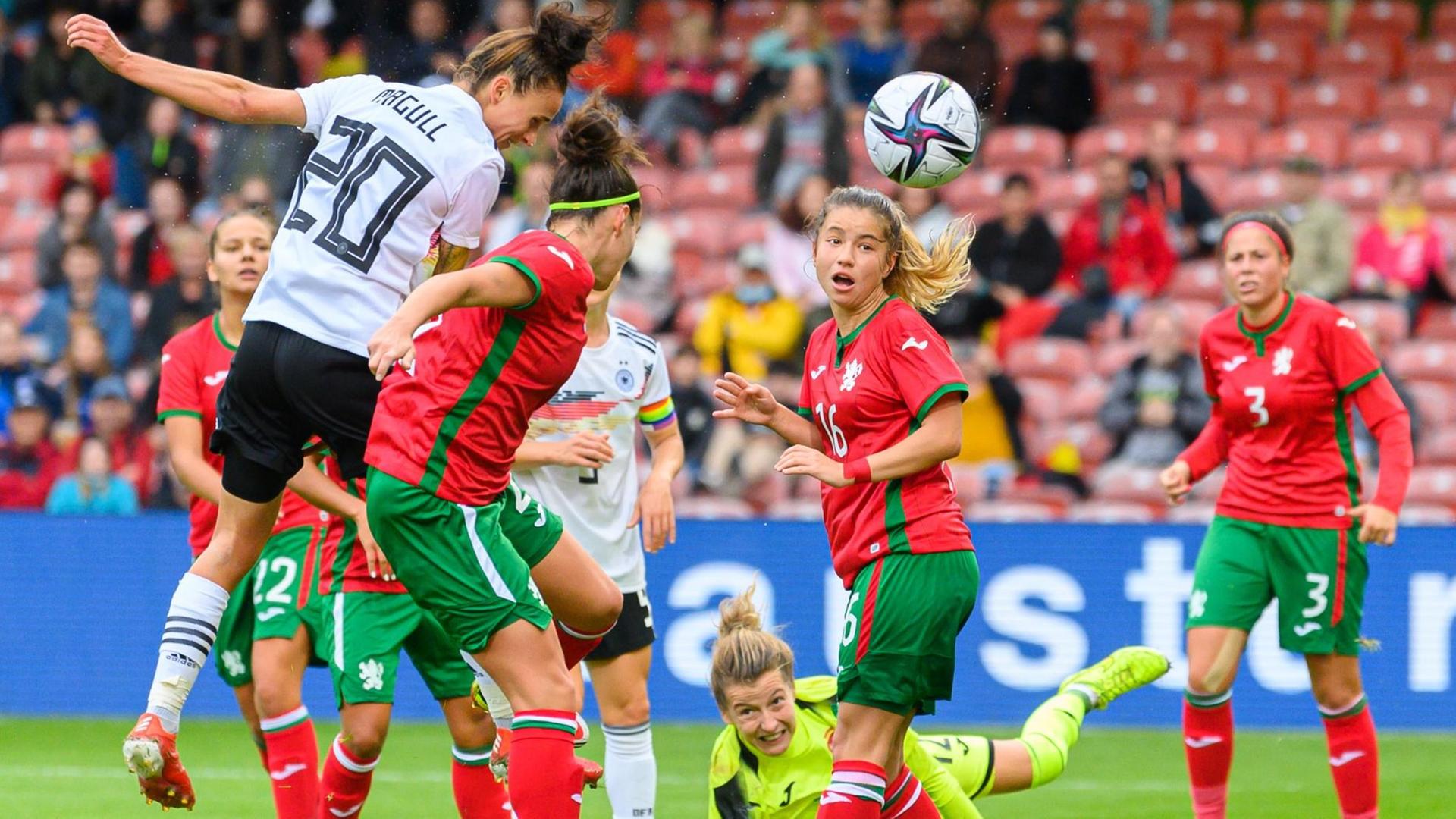 Szene aus dem Spiel Deutschland gegen Bulgarien Szene aus dem Spiel Deutschland gegen Bulgarien