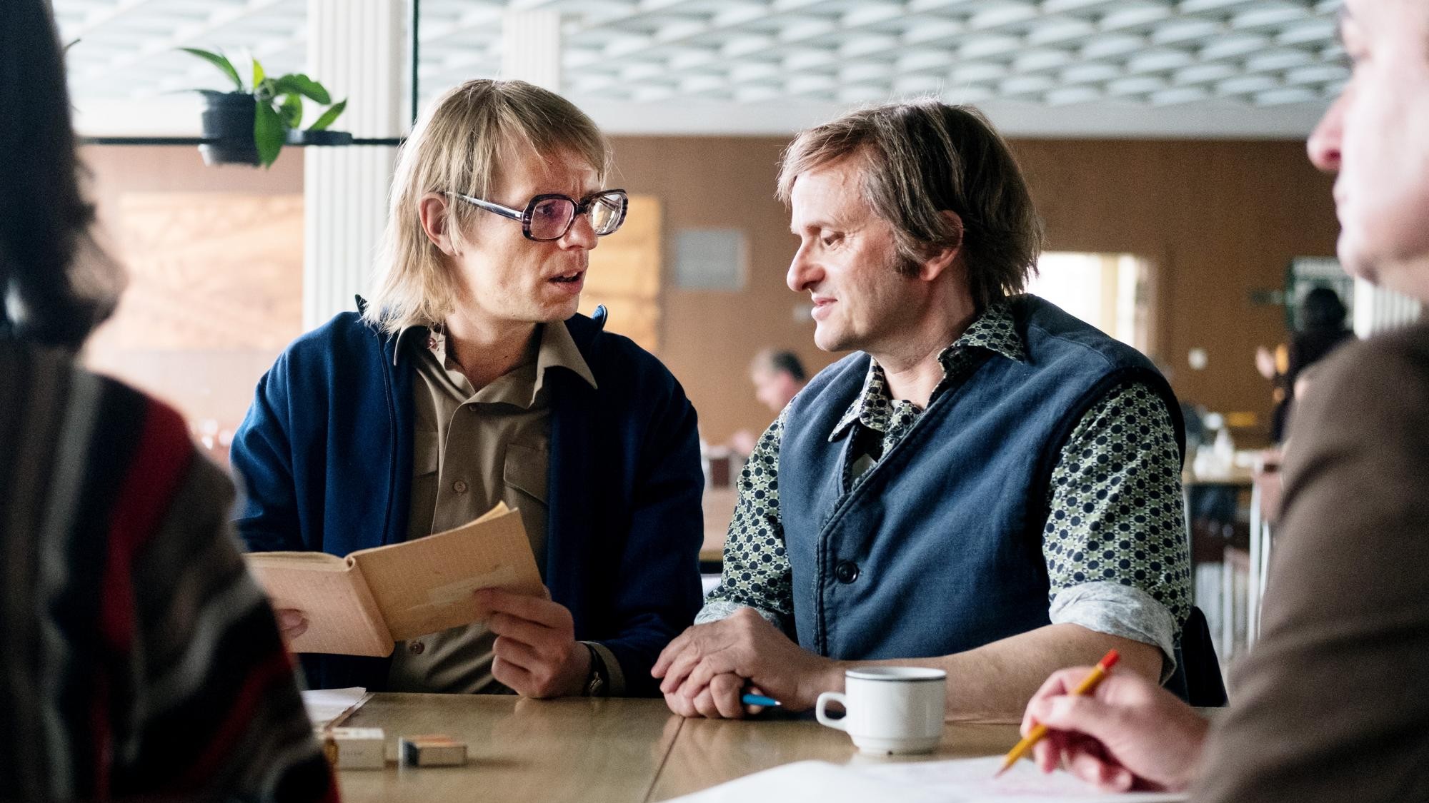 Filme über die DDR Ostdeutschland in blass bis vollgerümpelt