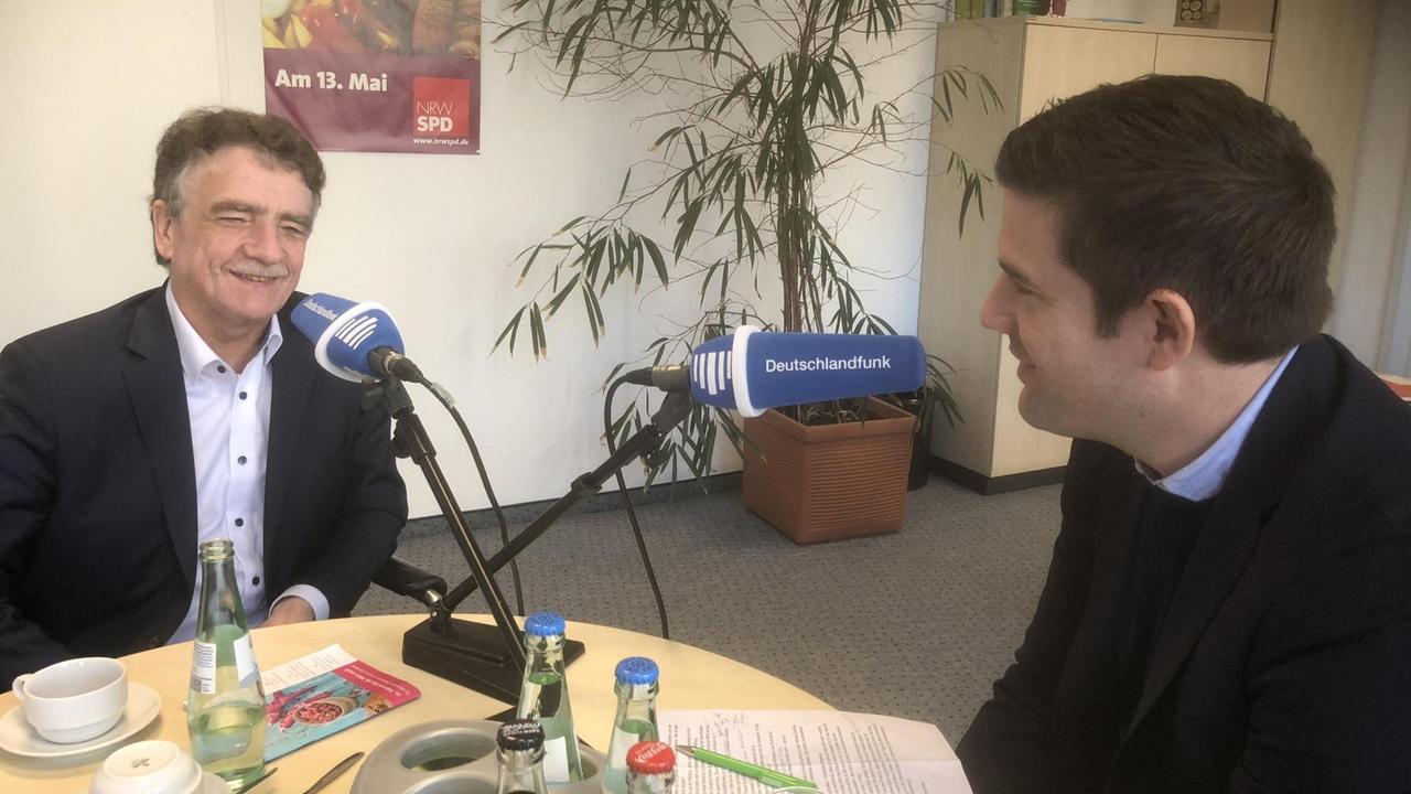 NRW-SPD-Chef Groschek im Gespräch mit Moritz Küpper