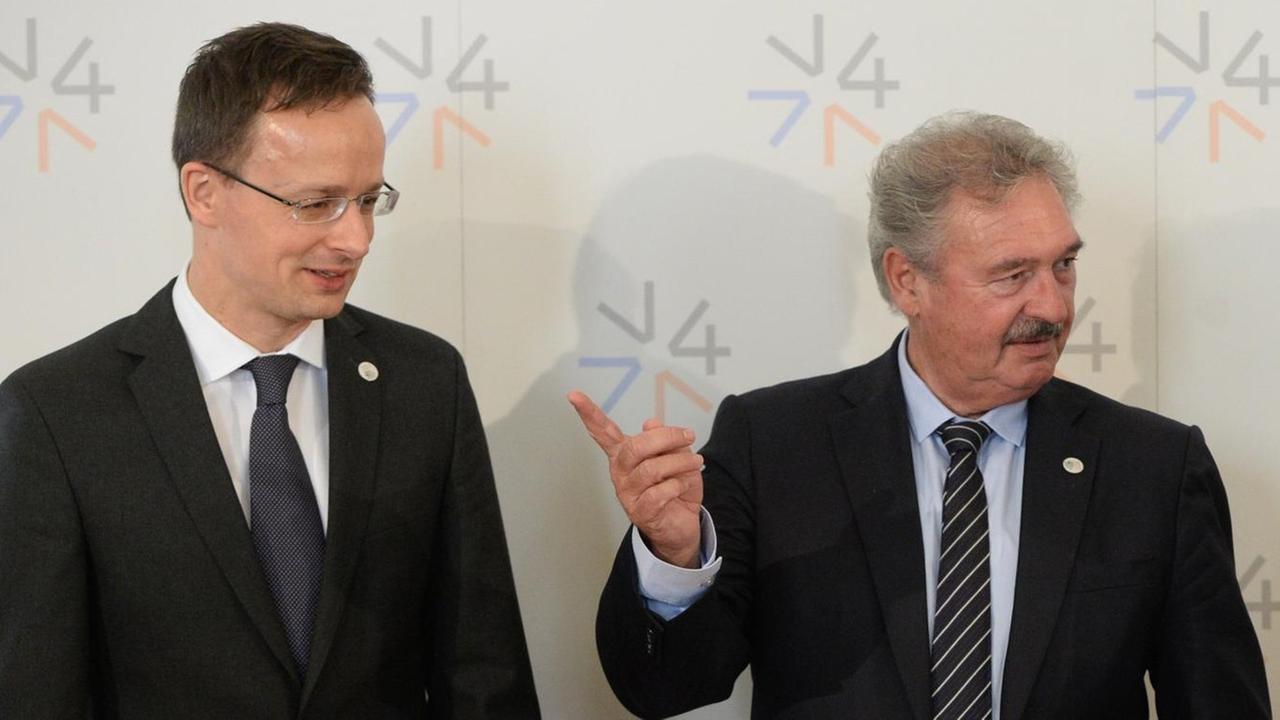 Ungarns und Luxemburgs Außenminister, Szijjarto und Asselborn, bei einem Treffen in Prag. Ungarns und Luxemburgs Außenminister, Szijjarto und Asselborn, bei einem Treffen in Prag.