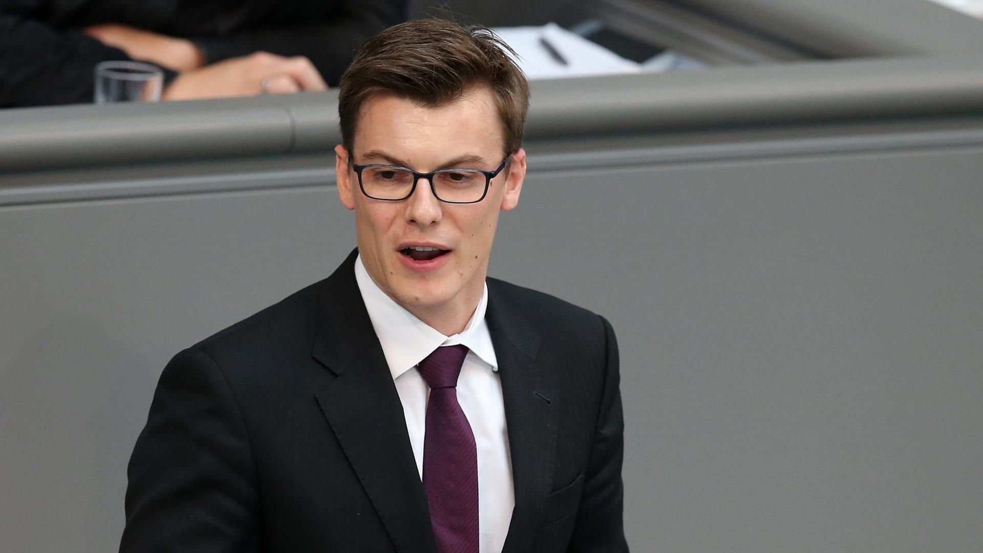 Kai Whittaker (CDU) spricht im Bundestag Kai Whittaker (CDU) spricht im Bundestag