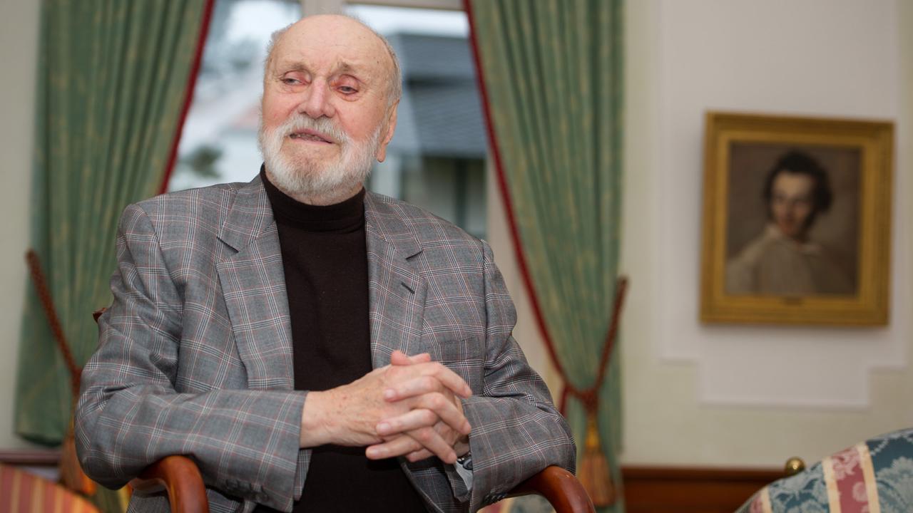 Kurt Masur am 9. September 2013 in Zinnowitz (Mecklenburg-Vorpommern). Für sein künstlerisches Lebenswerk erhielt Masur auf Usedom den Europäischen Kulturpreis. Kurt Masur am 9. September 2013 in Zinnowitz (Mecklenburg-Vorpommern). Für sein künstlerisches Lebenswerk erhielt Masur auf Usedom den Europäischen Kulturpreis.