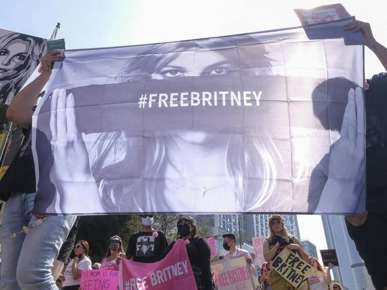 Unterstützer von Britney Spears bei einer Demonstration für die Sängerin in Los Angeles.