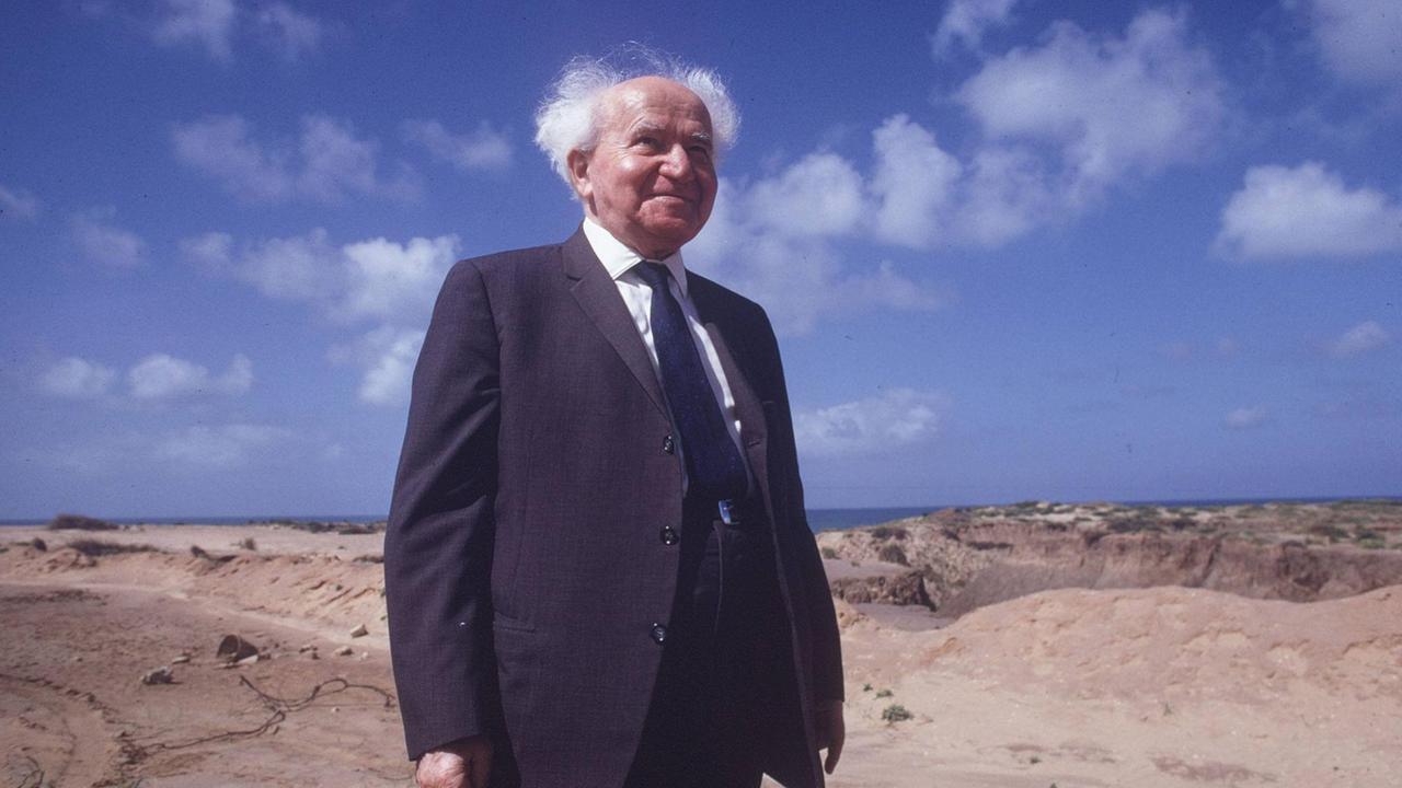 David Ben Gurion, Staatsgründer Israels, am 23.06.1967 in der Wüste Negev. David Ben Gurion, Staatsgründer Israels, am 23.06.1967 in der Wüste Negev.