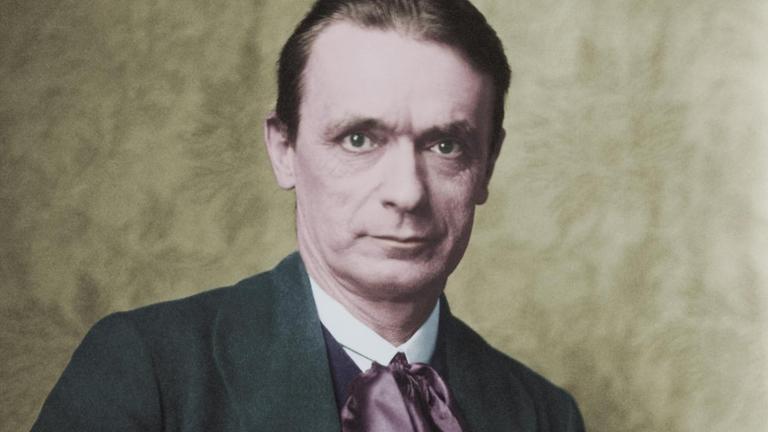 Porträtaufnahme von Rudolf Steiner (1916) Porträtaufnahme von Rudolf Steiner (1916)