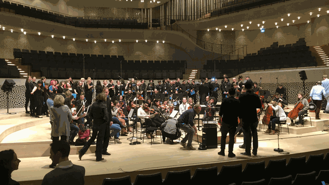 Der Projektchor Salam Syria und das Syrian Expat Philharmonic Orchestra bei Proben in der Hamburger Elbphilharmonie