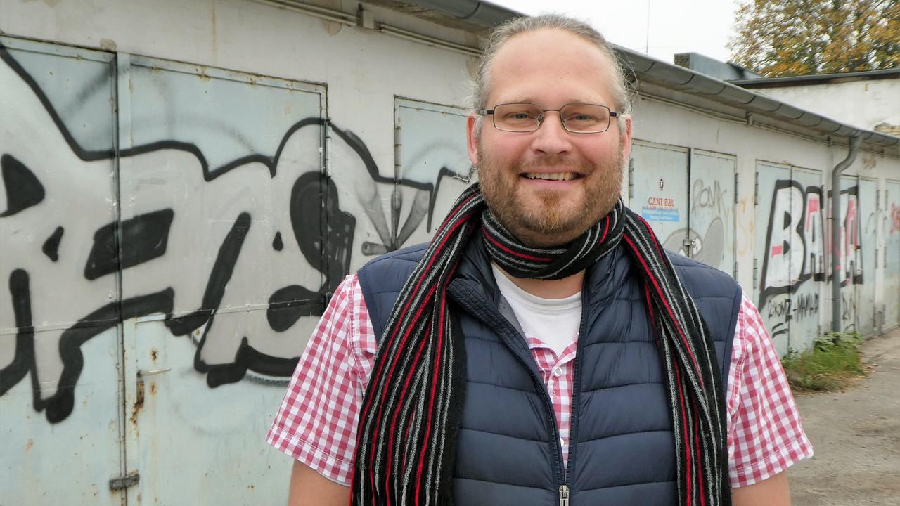 Enrico Schönberg von der Initiative "Stadt von unten", die sich auf dem Dragonerareal enagiert Enrico Schönberg von der Initiative "Stadt von unten", die sich auf dem Dragonerareal enagiert