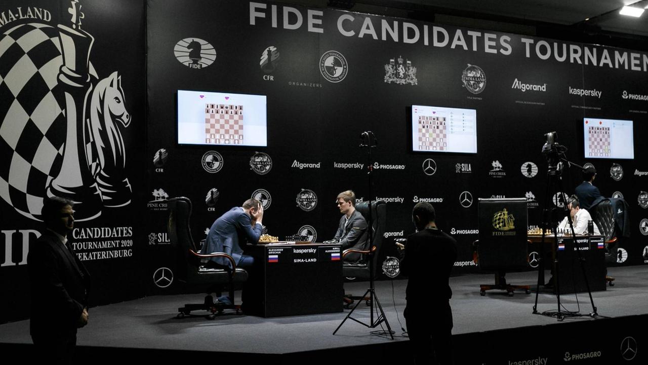 YEKATERINBURG, RUSSIA - MARCH 17, 2020: Participants in the 2020 FIDE Candidates chess tournament at the Hyatt Regency Ekaterinburg Hotel. The event is to determine who will challenge Magnus Carlsen for the title of the World Chess Champion. The event is held behind closed doors due to the coronavirus pandemic. Alexei Kolchin/TASS PUBLICATIONxINxGERxAUTxONLY TS0D282B YEKATERINBURG, RUSSIA - MARCH 17, 2020: Participants in the 2020 FIDE Candidates chess tournament at the Hyatt Regency Ekaterinburg Hotel. The event is to determine who will challenge Magnus Carlsen for the title of the World Chess Champion. The event is held behind closed doors due to the coronavirus pandemic. Alexei Kolchin/TASS PUBLICATIONxINxGERxAUTxONLY TS0D282B
