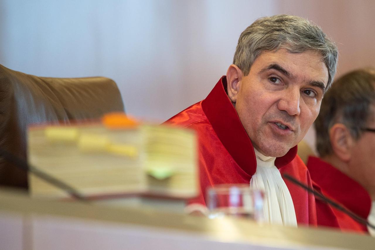 Stephan Harbarth, Verfassungsrichter und Vizepräsident des Bundesverfassungsgerichts, spricht während einer mündlichen Verhandlung Stephan Harbarth, Verfassungsrichter und Vizepräsident des Bundesverfassungsgerichts, spricht während einer mündlichen Verhandlung