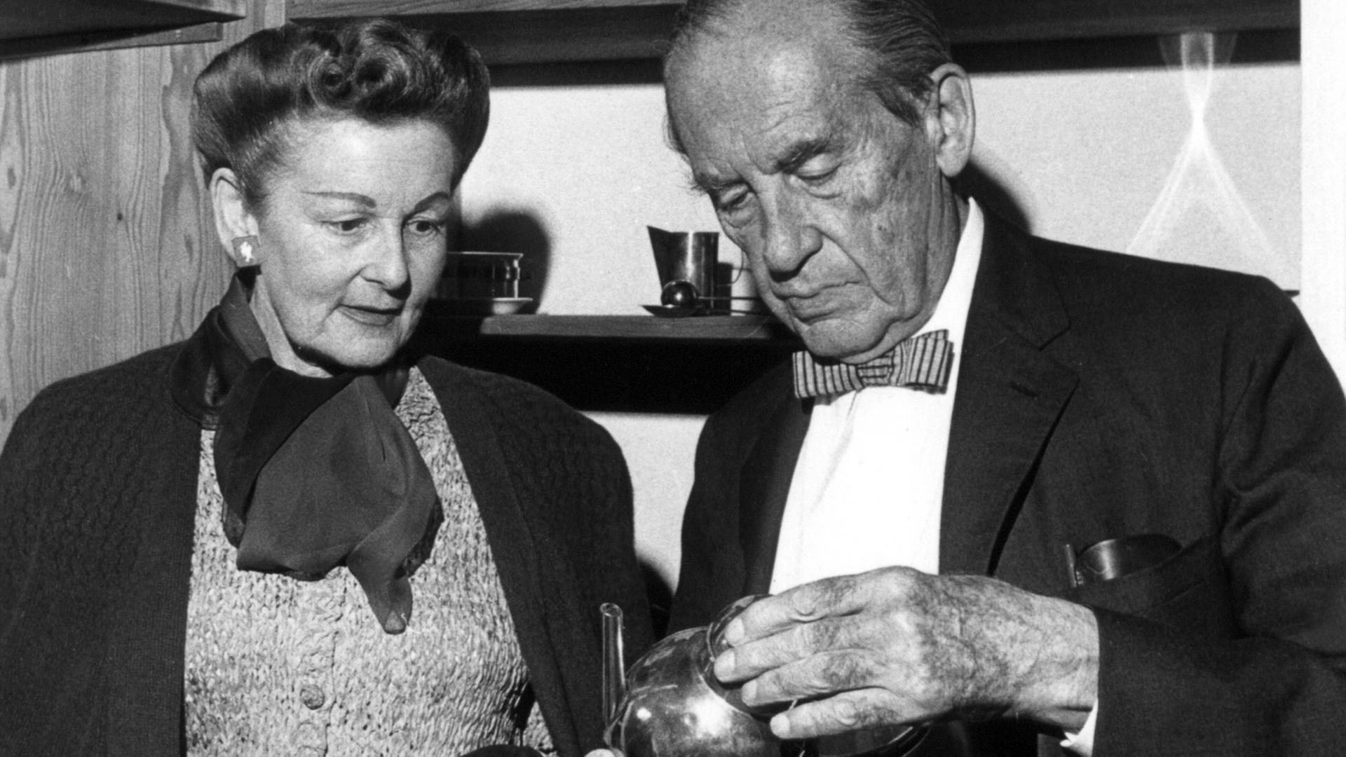 Ise Frank und Walter Gropius 1961 in Darmstadt Ise Frank und Walter Gropius 1961 in Darmstadt