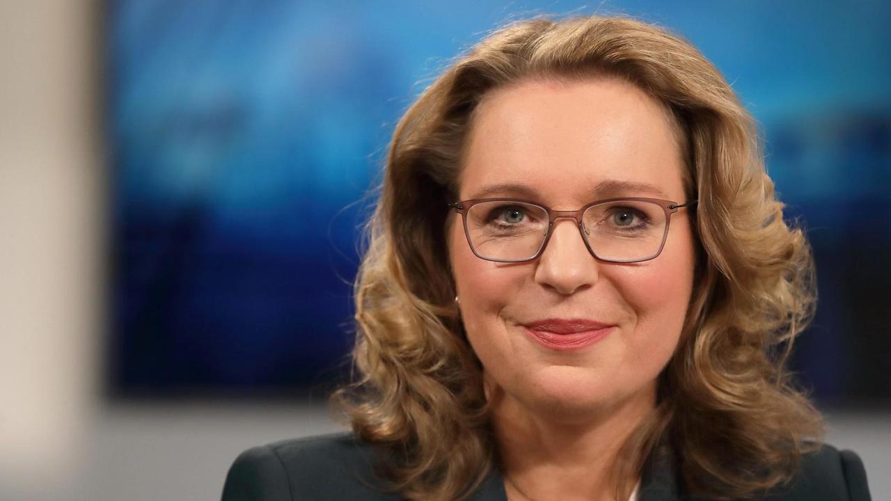 Die Ökonomin Claudia Kemfert, Leiterin der Abteilung Energie, Verkehr, Umwelt am Deutschen Institut für Wirtschaftsforschung Die Ökonomin Claudia Kemfert, Leiterin der Abteilung Energie, Verkehr, Umwelt am Deutschen Institut für Wirtschaftsforschung