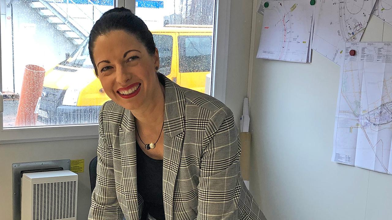 Anja Pfeiffer, Bürgermeisterin von Weilersbach, lächelt in die Kamera. Anja Pfeiffer, Bürgermeisterin von Weilersbach, lächelt in die Kamera.