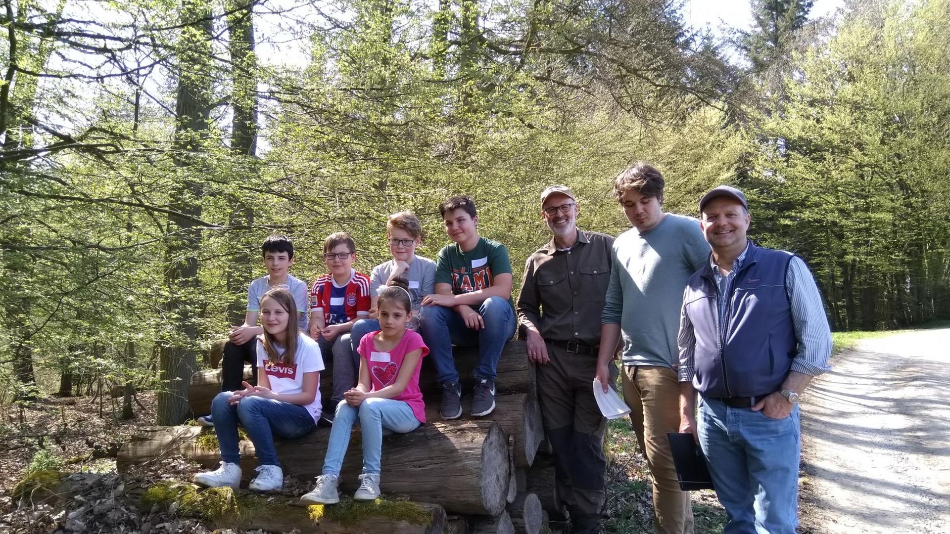 Quasseltag live aus dem Wald. Zu Besuch bei Peter Wohlleben in der Eifel. Quasseltag live aus dem Wald. Zu Besuch bei Peter Wohlleben in der Eifel.