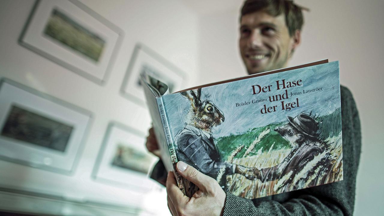 Der Bilderbuch-Illustrator Jonas Lauströer im Struwwelpetermuseum in Frankfurt Der Bilderbuch-Illustrator Jonas Lauströer im Struwwelpetermuseum in Frankfurt