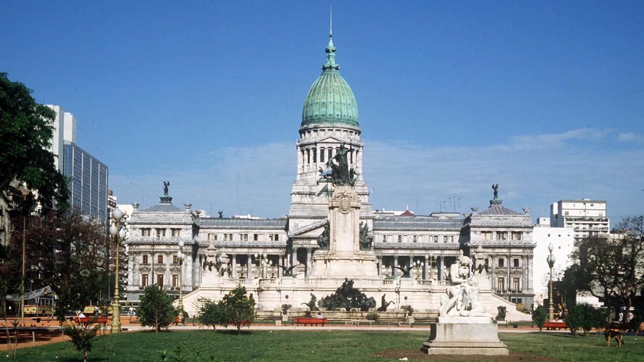 Blick auf das Kongress-Gebäude in der argentinischen Hauptstadt Buenos Aires, Blick auf das Kongress-Gebäude in der argentinischen Hauptstadt Buenos Aires,