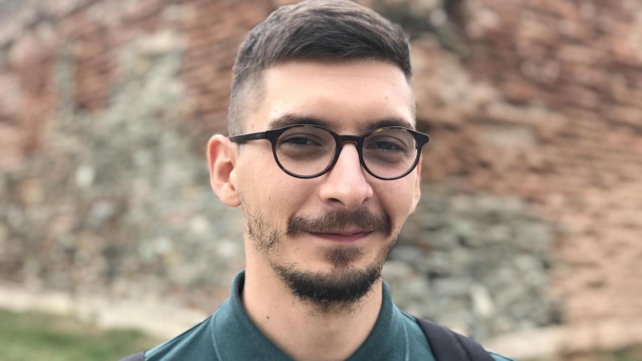 Nikola Ristic ist beim RYCO (Regional Youth Cooperation Office) für die Kommunikation zuständig. Nikola Ristic ist beim RYCO (Regional Youth Cooperation Office) für die Kommunikation zuständig.